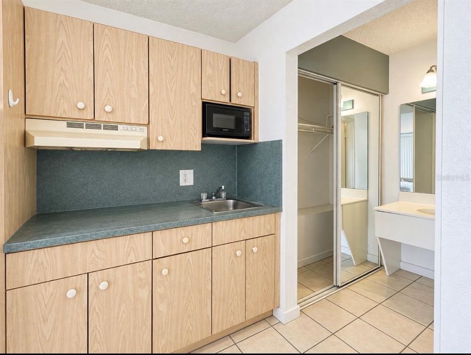 For Sale: $54,000 (1 beds, 1 baths, 300 Square Feet)