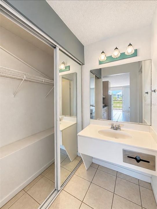 For Sale: $54,000 (1 beds, 1 baths, 300 Square Feet)