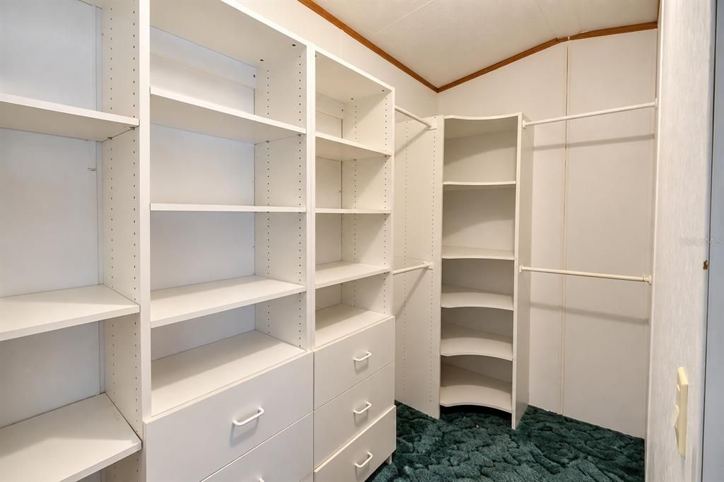 На продажу: $265,000 (4 спален, 2 ванн, 2278 Квадратных фут)