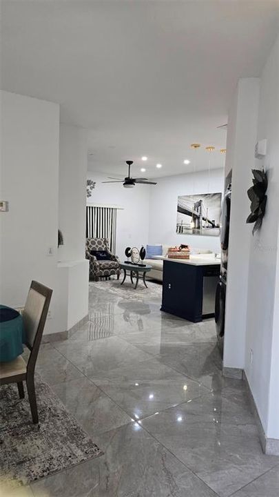 En Venta: $295,000 (3 camas, 2 baños, 1182 Pies cuadrados)