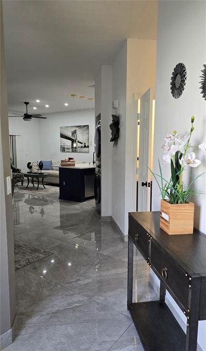 En Venta: $295,000 (3 camas, 2 baños, 1182 Pies cuadrados)