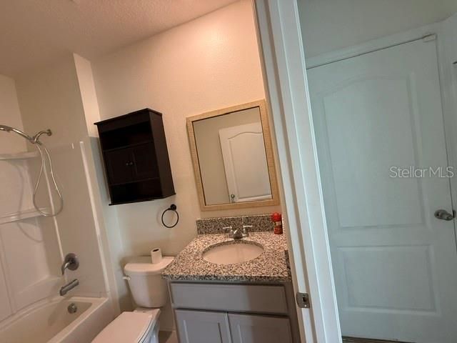 En Renta: $2,800 (5 camas, 3 baños, 2696 Pies cuadrados)