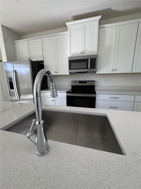 For Rent: $3,200 (4 beds, 3 baths, 2059 Square Feet)
