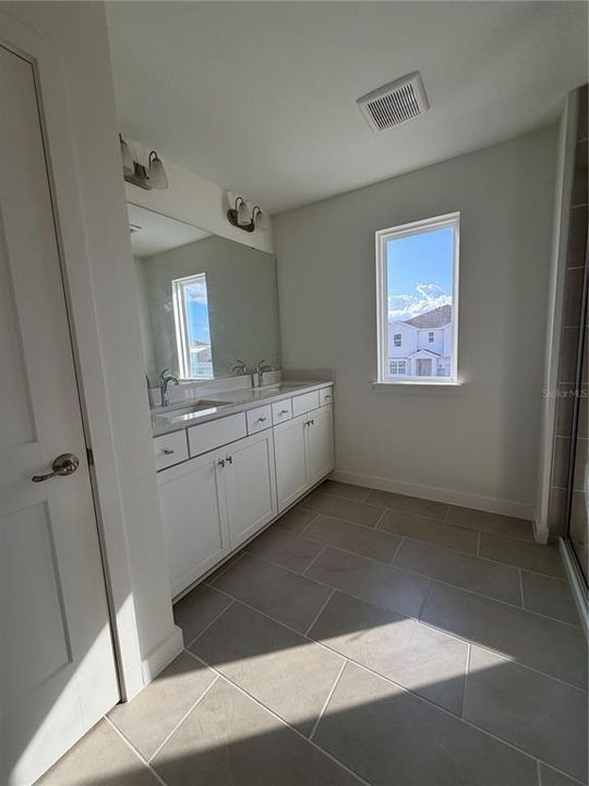 For Rent: $3,200 (4 beds, 3 baths, 2059 Square Feet)