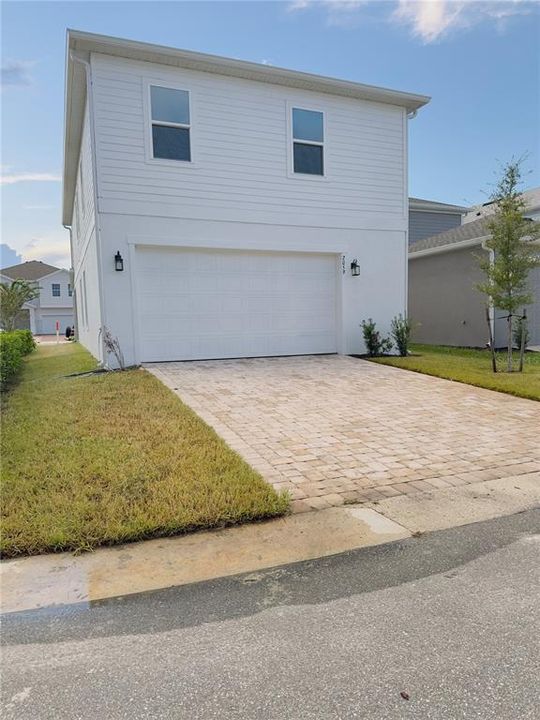 For Rent: $3,200 (4 beds, 3 baths, 2059 Square Feet)
