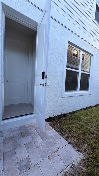 For Rent: $3,200 (4 beds, 3 baths, 2059 Square Feet)