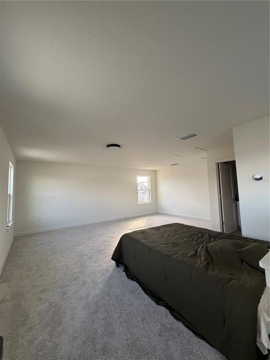 For Rent: $3,200 (4 beds, 3 baths, 2059 Square Feet)