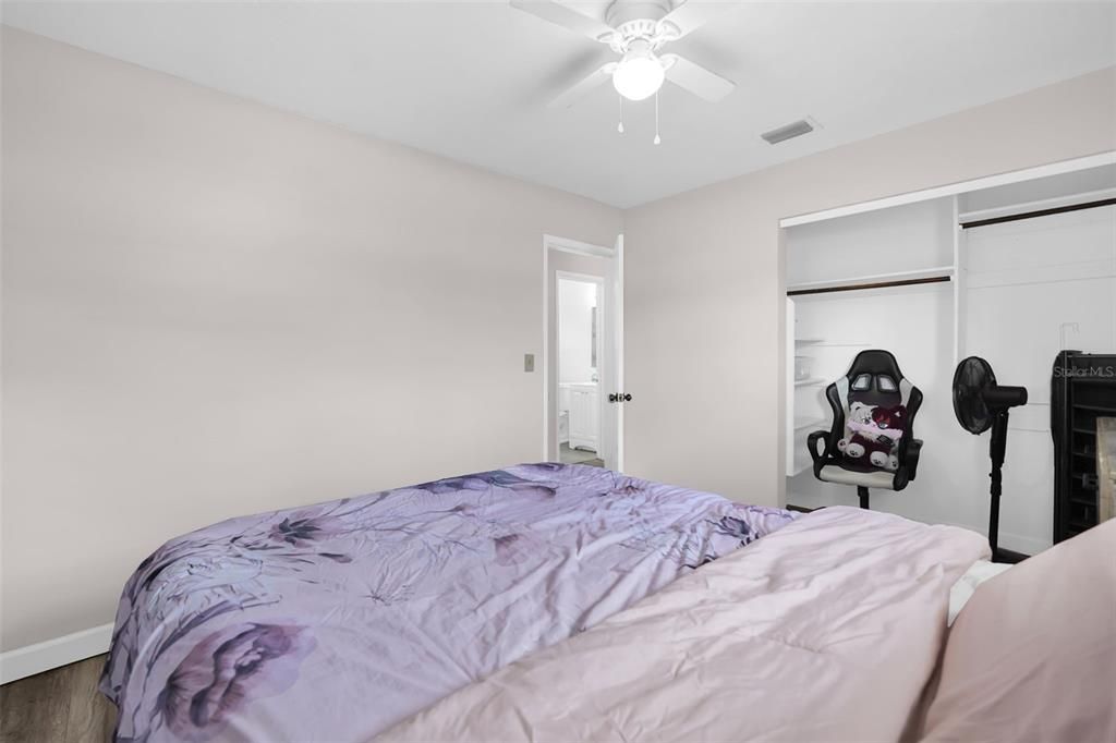 En Venta: $289,000 (3 camas, 2 baños, 1372 Pies cuadrados)