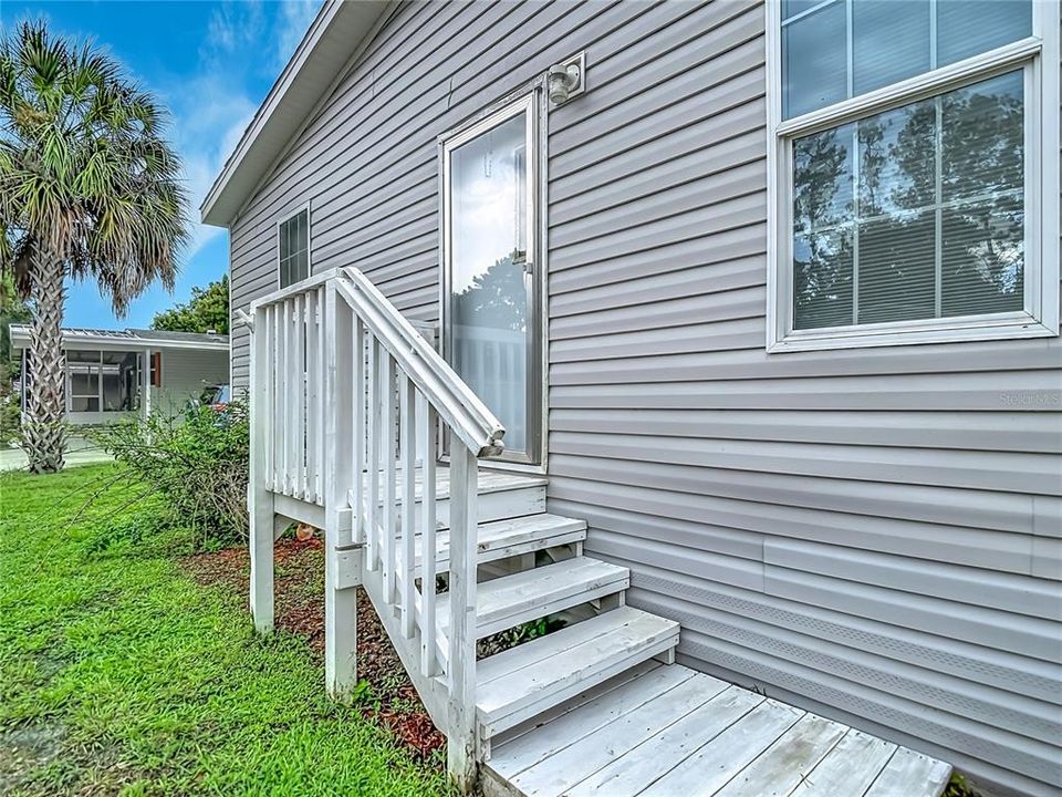 For Sale: $169,000 (3 beds, 2 baths, 1404 Square Feet)