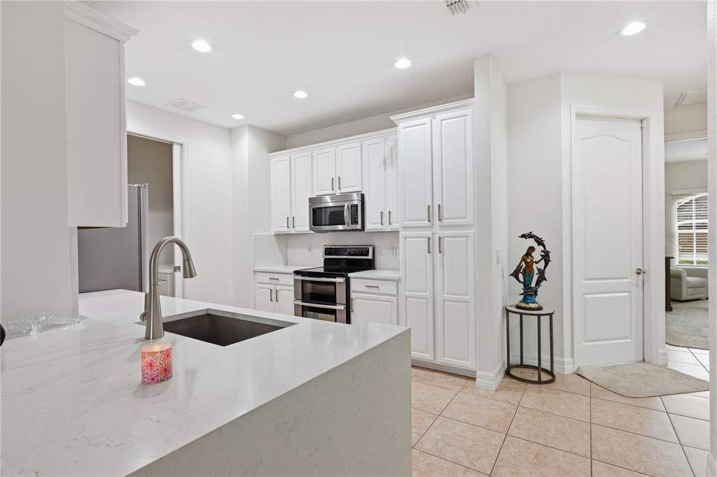 For Sale: $420,000 (3 beds, 2 baths, 1408 Square Feet)