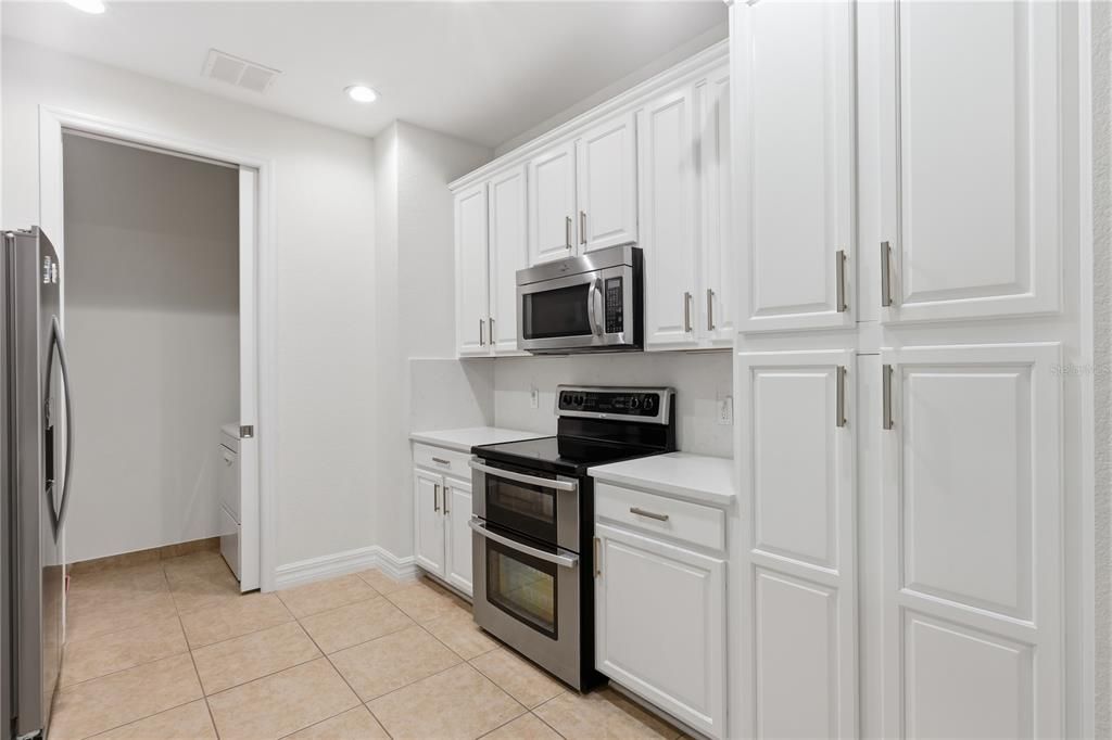 For Sale: $420,000 (3 beds, 2 baths, 1408 Square Feet)