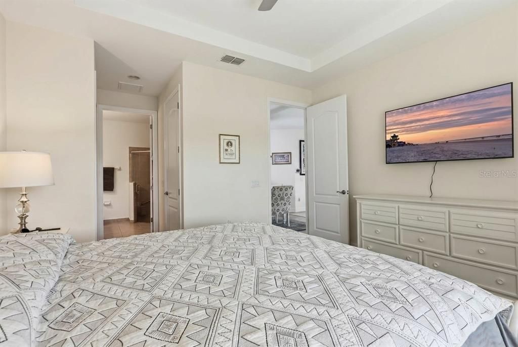 For Sale: $420,000 (3 beds, 2 baths, 1408 Square Feet)