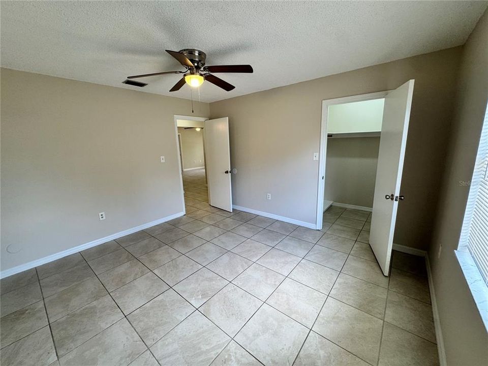 For Rent: $1,700 (3 beds, 2 baths, 1978 Square Feet)