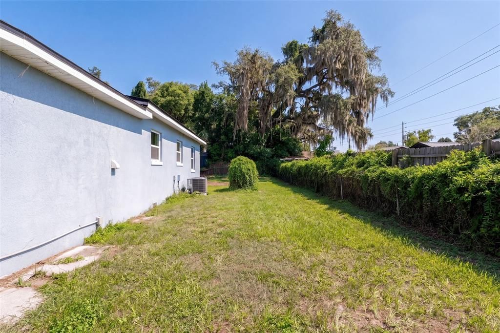 For Sale: $289,900 (3 beds, 2 baths, 975 Square Feet)