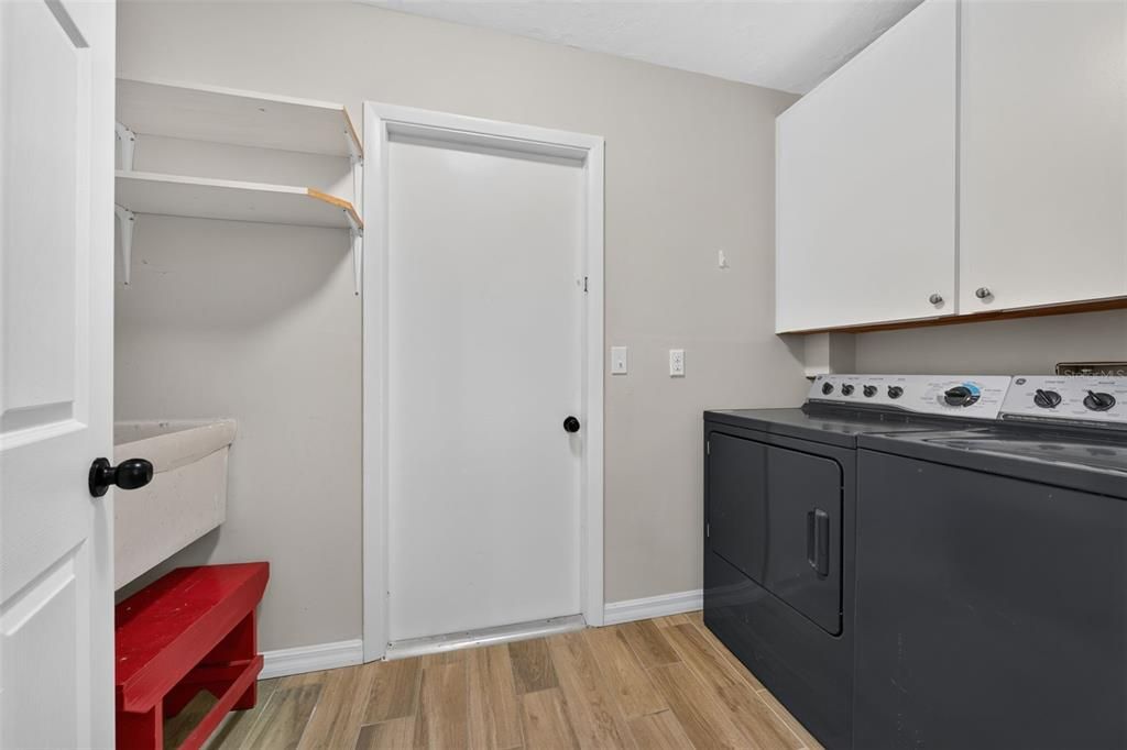 For Sale: $699,000 (3 beds, 2 baths, 2395 Square Feet)
