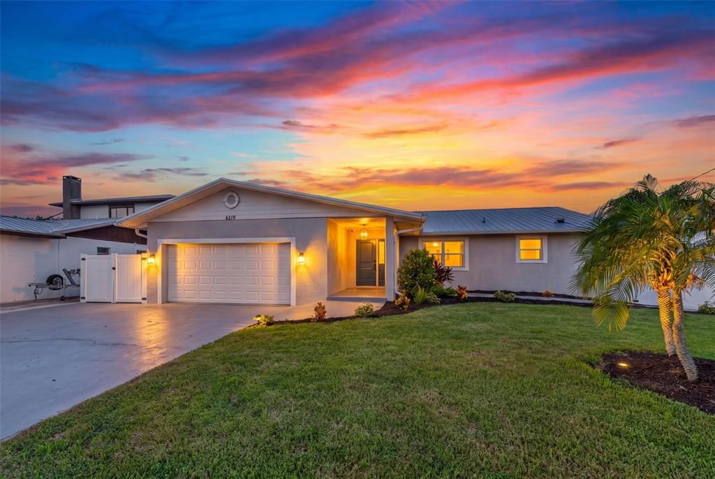 For Sale: $699,000 (3 beds, 2 baths, 2395 Square Feet)