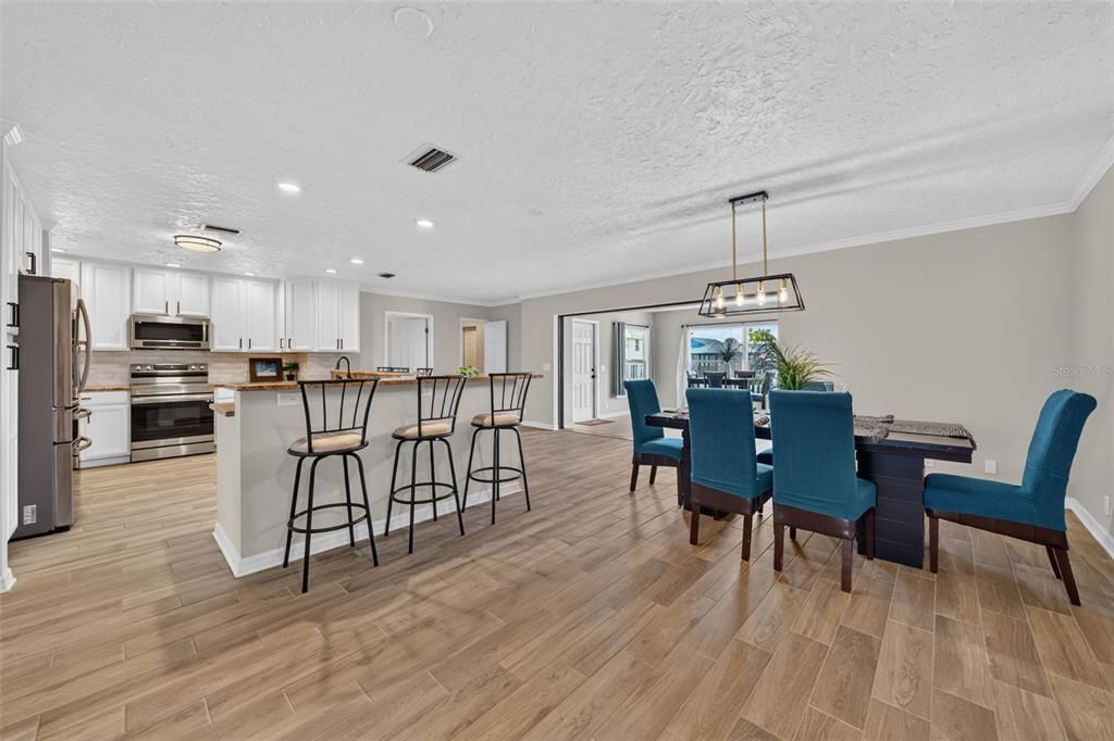 For Sale: $699,000 (3 beds, 2 baths, 2395 Square Feet)