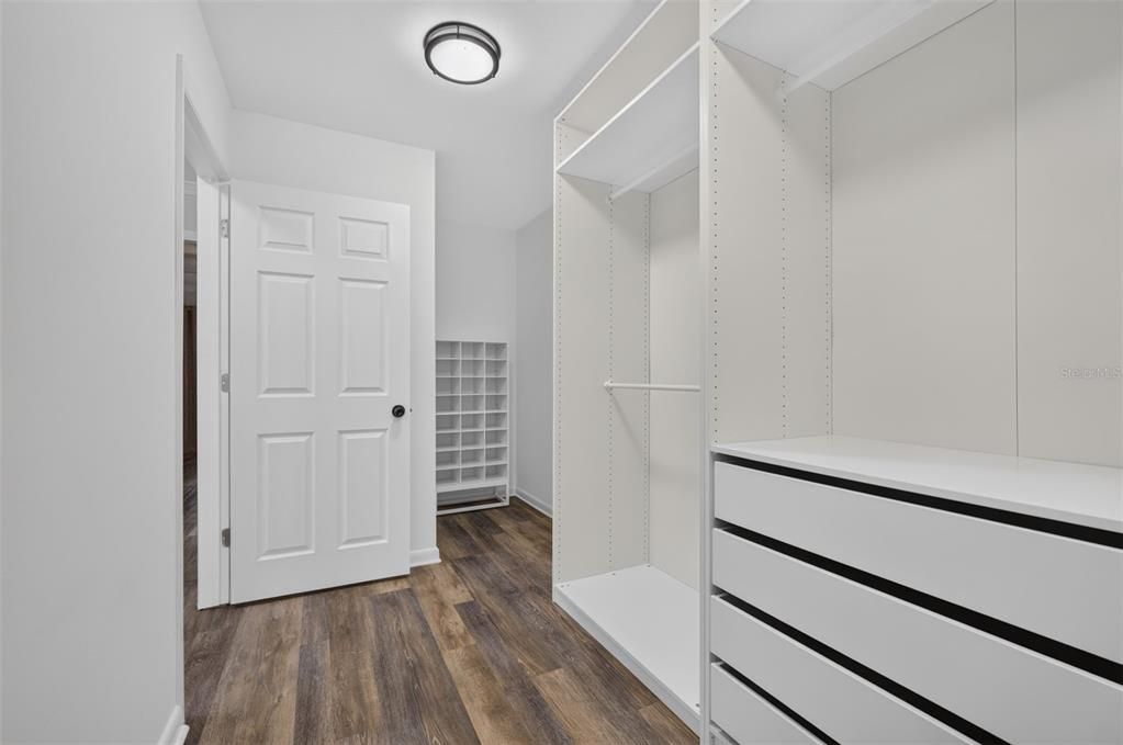 For Sale: $699,000 (3 beds, 2 baths, 2395 Square Feet)