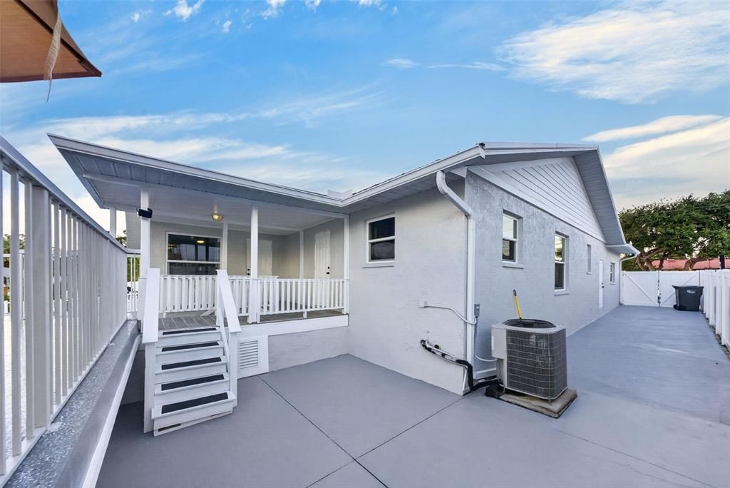 For Sale: $699,000 (3 beds, 2 baths, 2395 Square Feet)