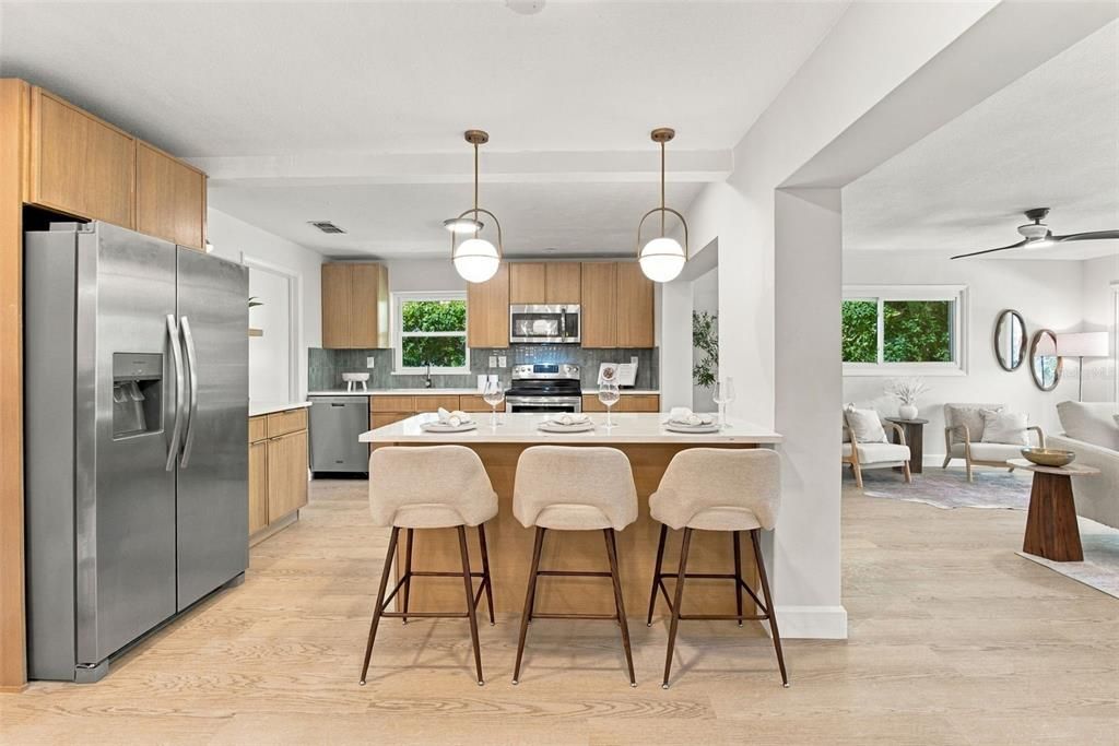 На продажу: $549,999 (3 спален, 2 ванн, 1684 Квадратных фут)
