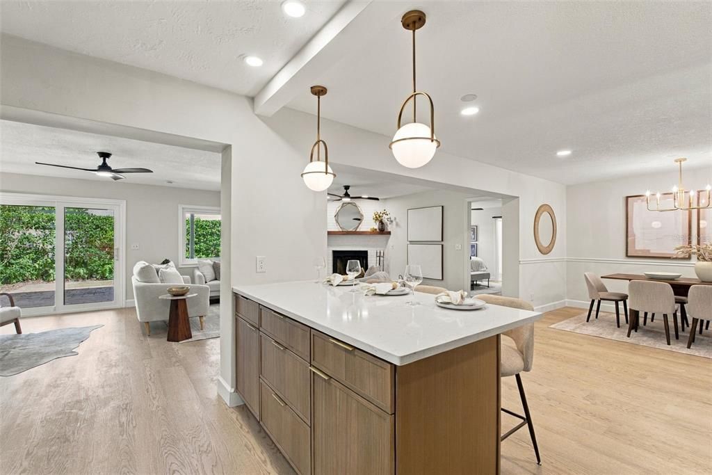 На продажу: $549,999 (3 спален, 2 ванн, 1684 Квадратных фут)