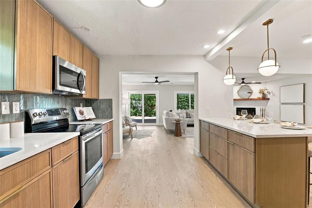 На продажу: $549,999 (3 спален, 2 ванн, 1684 Квадратных фут)