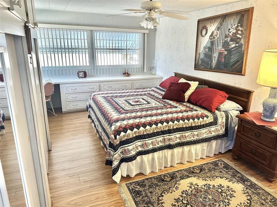 For Sale: $175,000 (2 beds, 2 baths, 1008 Square Feet)