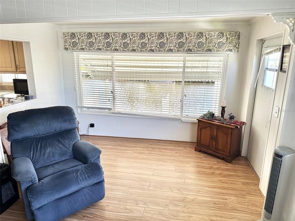 For Sale: $175,000 (2 beds, 2 baths, 1008 Square Feet)