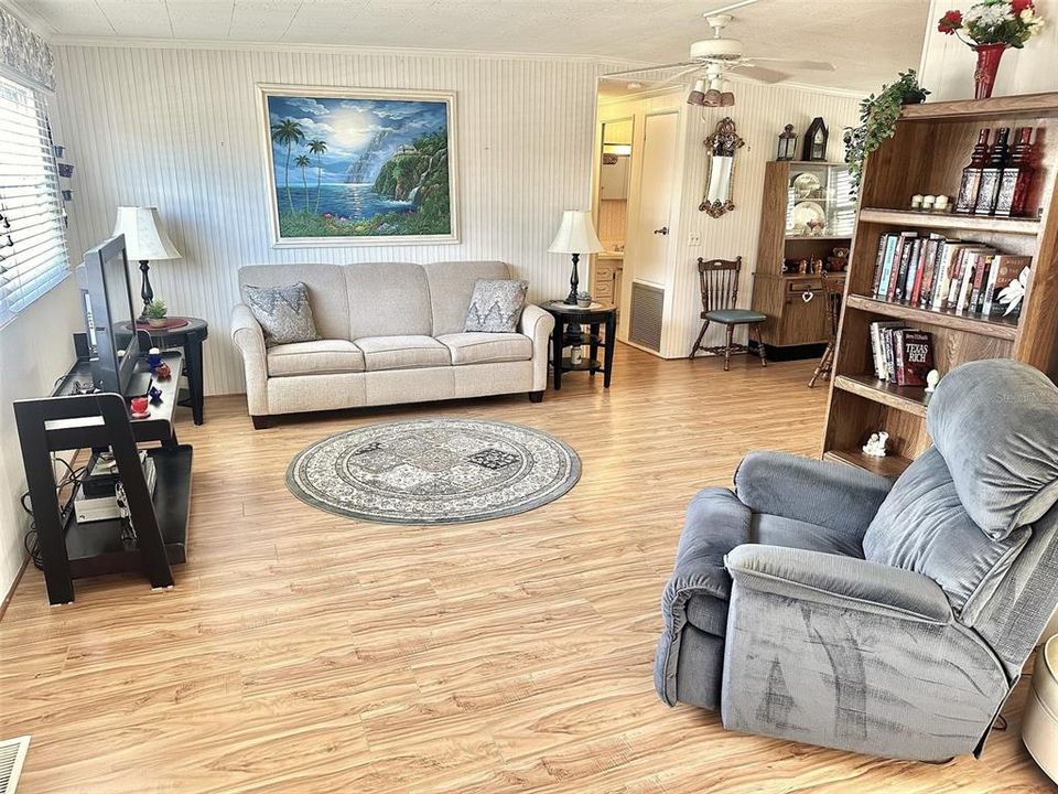 For Sale: $175,000 (2 beds, 2 baths, 1008 Square Feet)