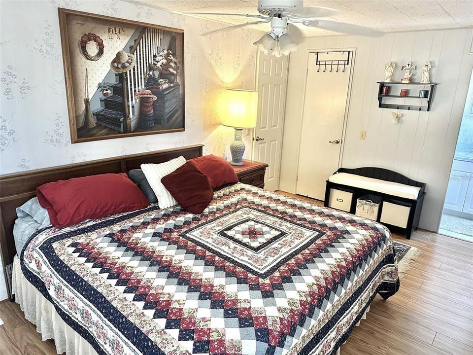 For Sale: $175,000 (2 beds, 2 baths, 1008 Square Feet)