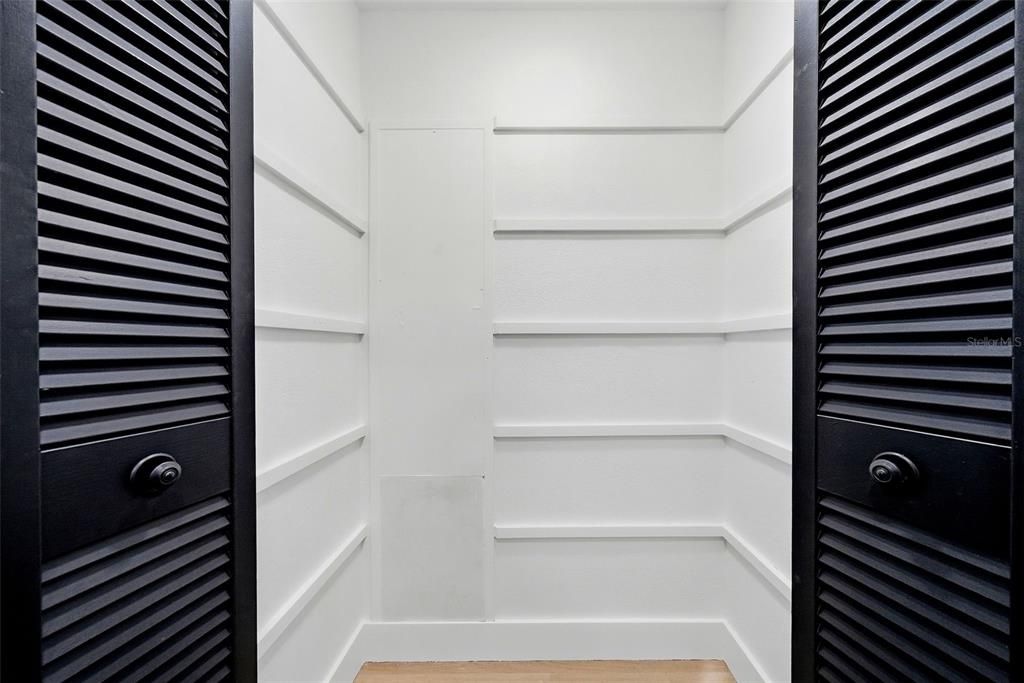 Activo con contrato: $425,000 (2 camas, 2 baños, 1209 Pies cuadrados)