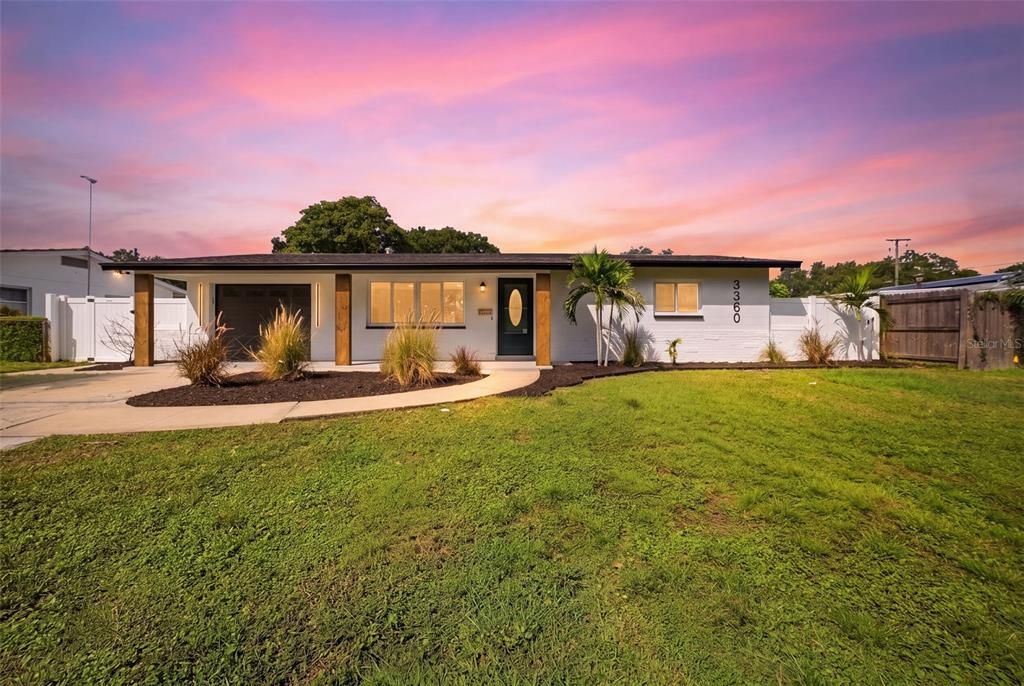 Activo con contrato: $425,000 (2 camas, 2 baños, 1209 Pies cuadrados)