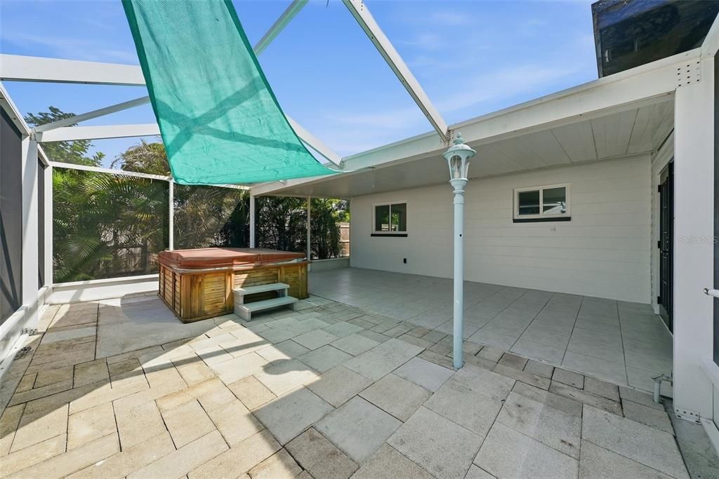 Activo con contrato: $425,000 (2 camas, 2 baños, 1209 Pies cuadrados)
