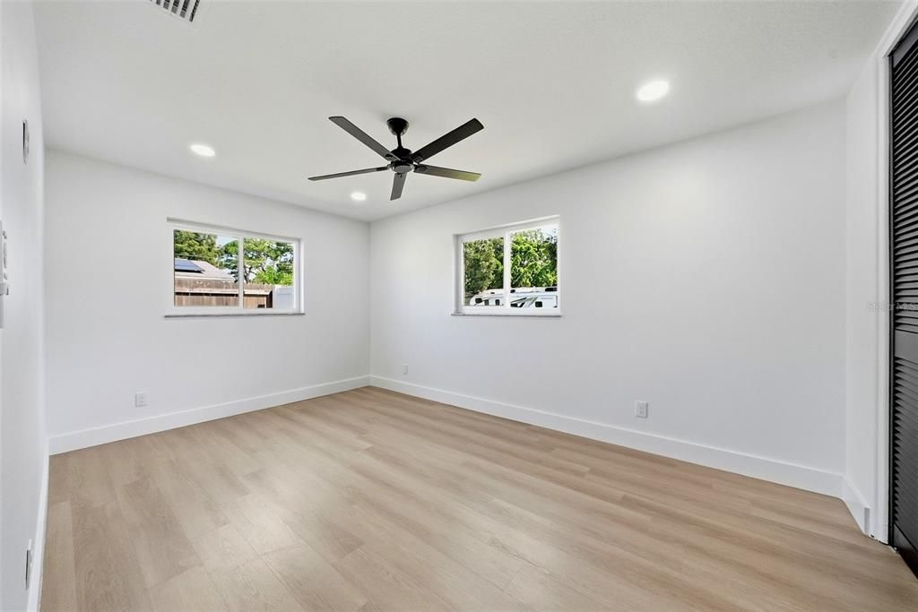 Activo con contrato: $425,000 (2 camas, 2 baños, 1209 Pies cuadrados)