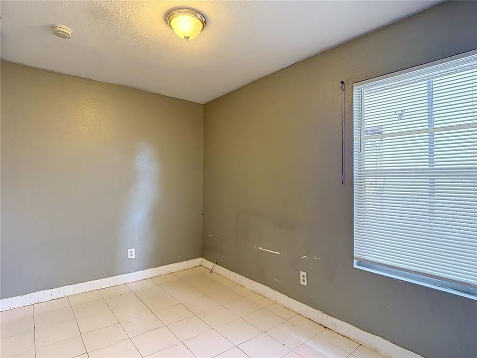 For Sale: $189,000 (3 beds, 1 baths, 896 Square Feet)