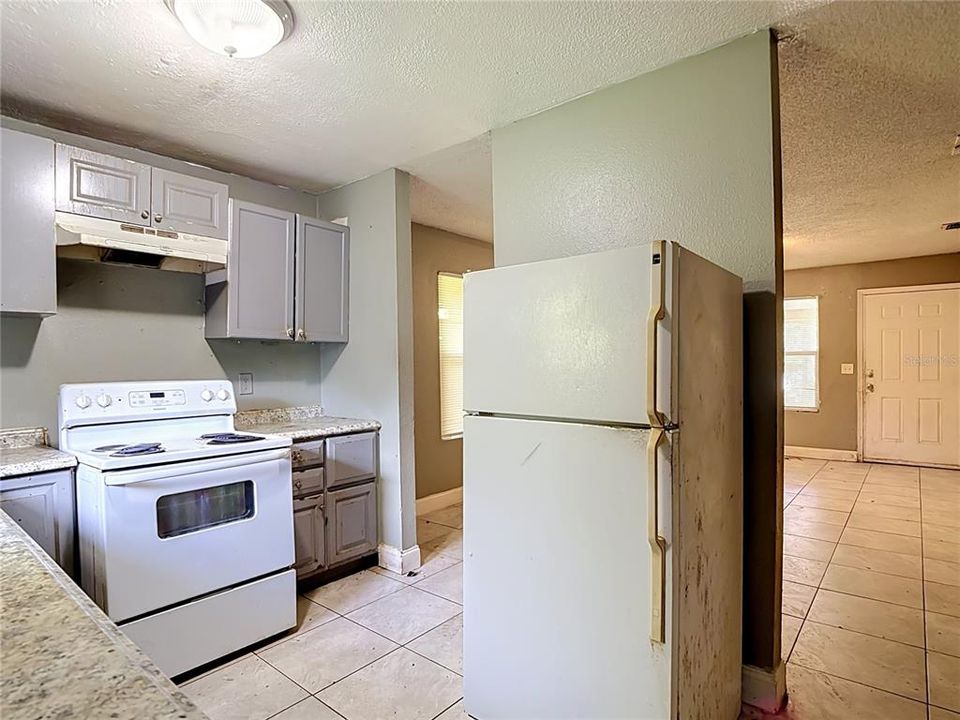 For Sale: $189,000 (3 beds, 1 baths, 896 Square Feet)