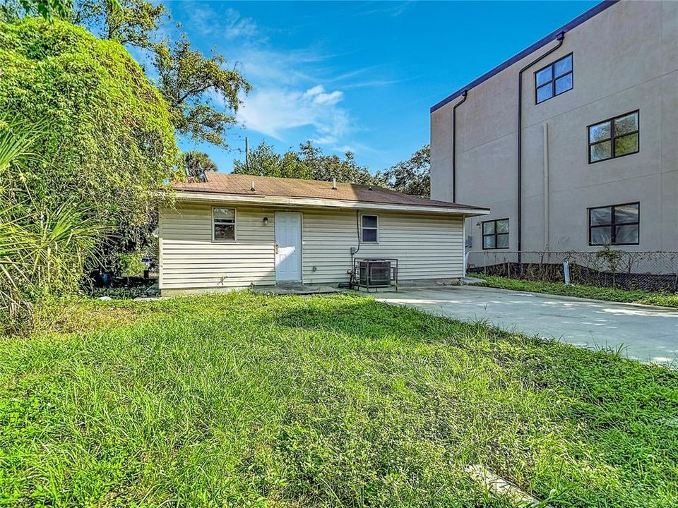 For Sale: $189,000 (3 beds, 1 baths, 896 Square Feet)