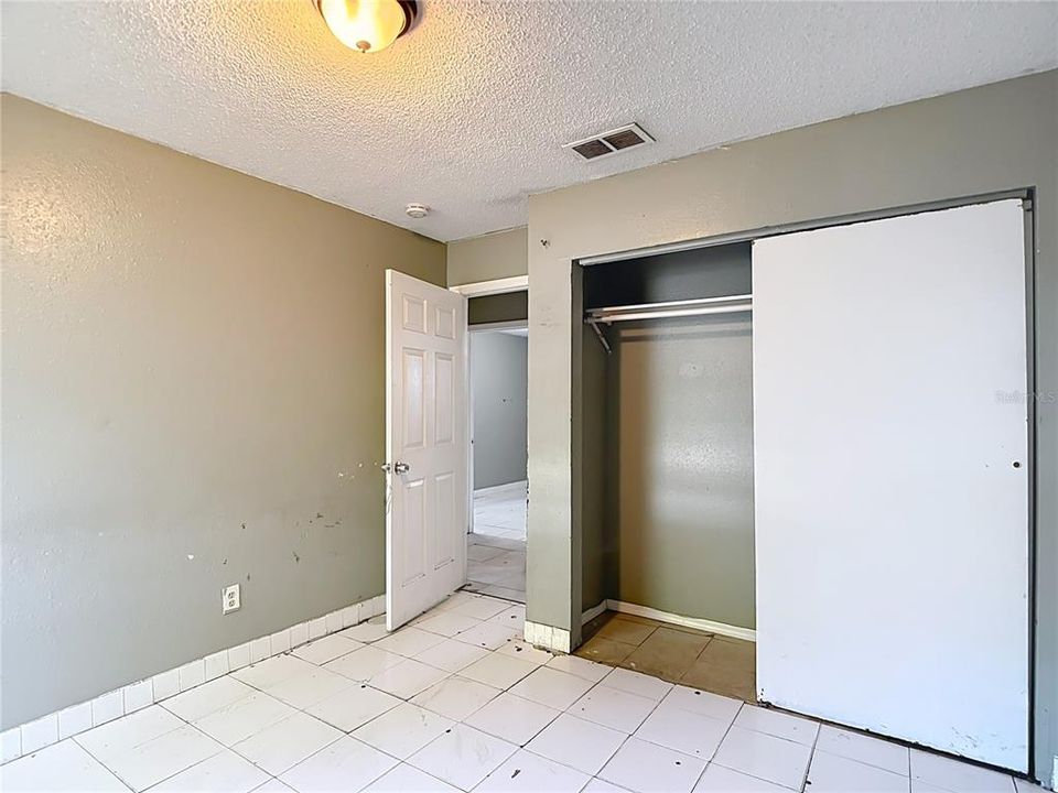 For Sale: $189,000 (3 beds, 1 baths, 896 Square Feet)