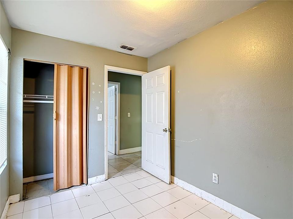 For Sale: $189,000 (3 beds, 1 baths, 896 Square Feet)