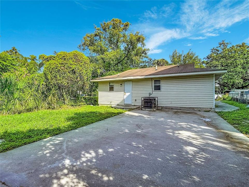 For Sale: $189,000 (3 beds, 1 baths, 896 Square Feet)