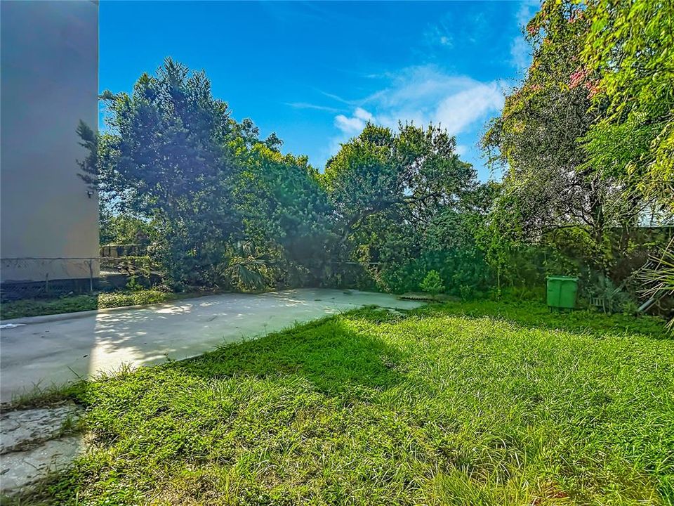 For Sale: $189,000 (3 beds, 1 baths, 896 Square Feet)