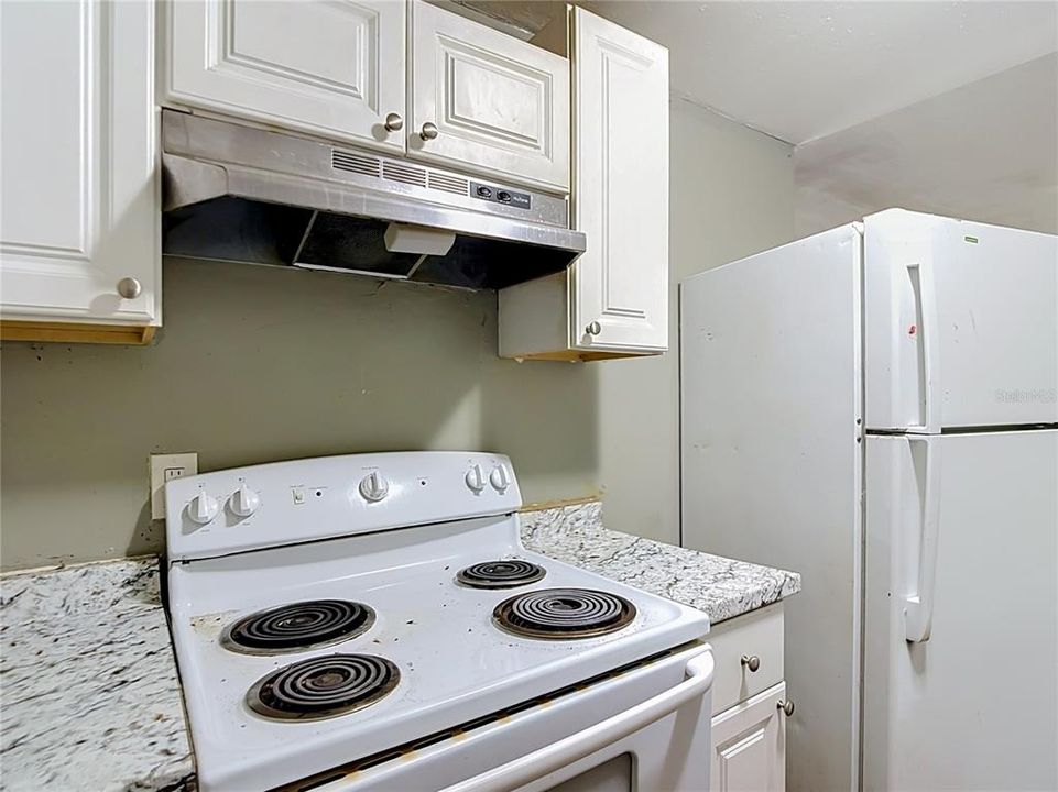 For Sale: $225,000 (4 beds, 1 baths, 1100 Square Feet)