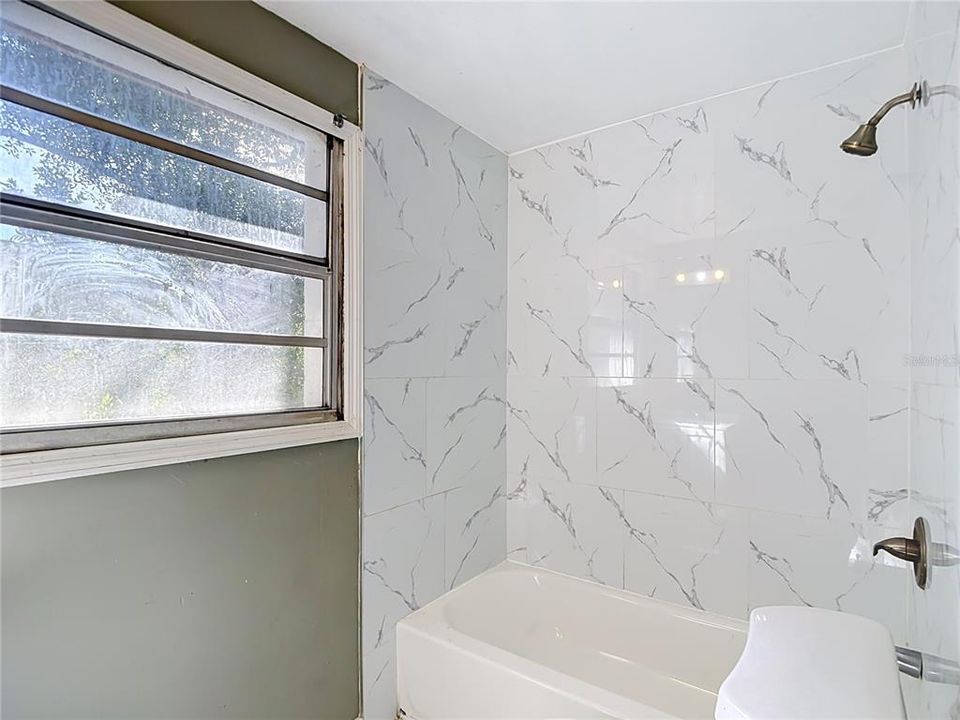 For Sale: $225,000 (4 beds, 1 baths, 1100 Square Feet)