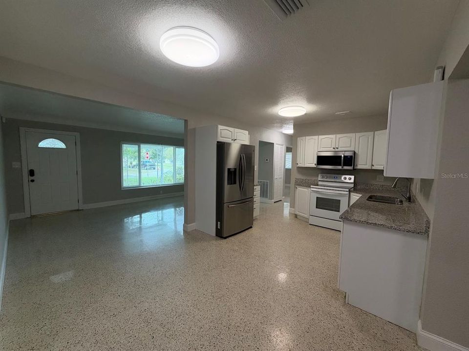 For Rent: $2,700 (4 beds, 2 baths, 1680 Square Feet)