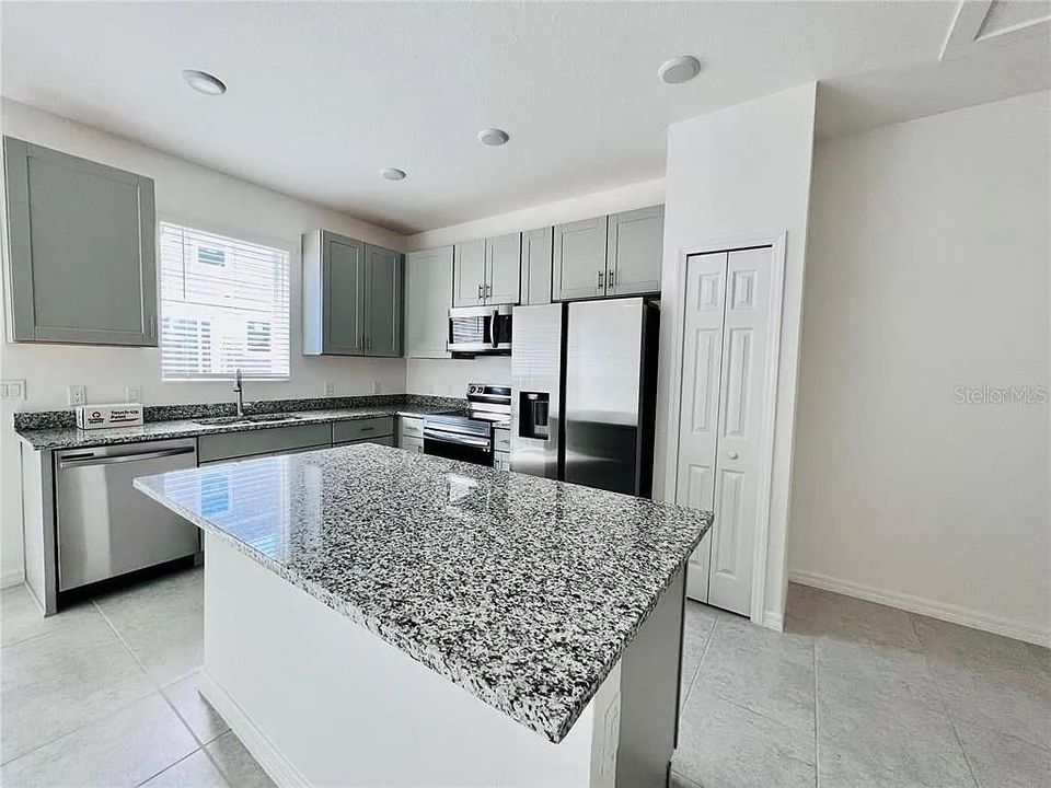En Venta: $289,900 (3 camas, 2 baños, 1650 Pies cuadrados)