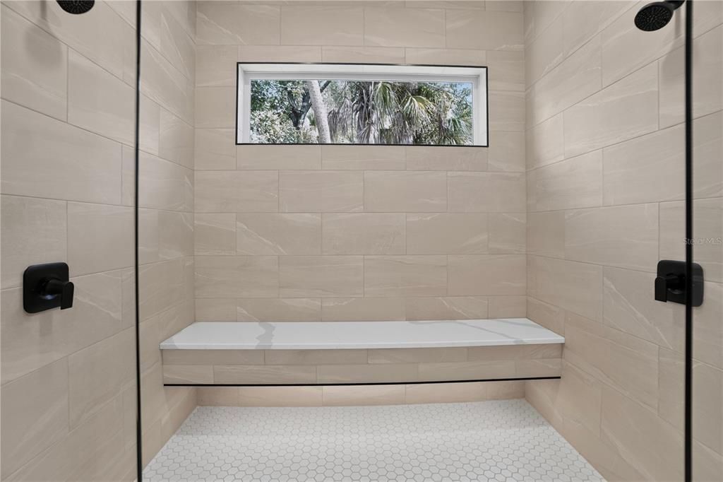 En Venta: $499,900 (4 camas, 2 baños, 1918 Pies cuadrados)