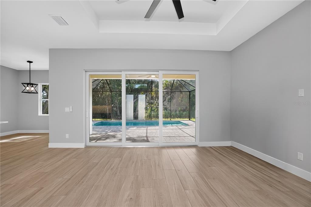En Venta: $499,900 (4 camas, 2 baños, 1918 Pies cuadrados)