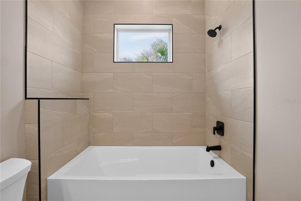 En Venta: $499,900 (4 camas, 2 baños, 1918 Pies cuadrados)