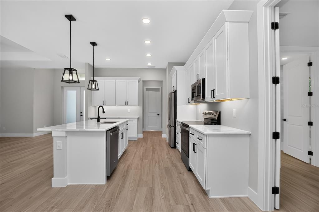 En Venta: $499,900 (4 camas, 2 baños, 1918 Pies cuadrados)