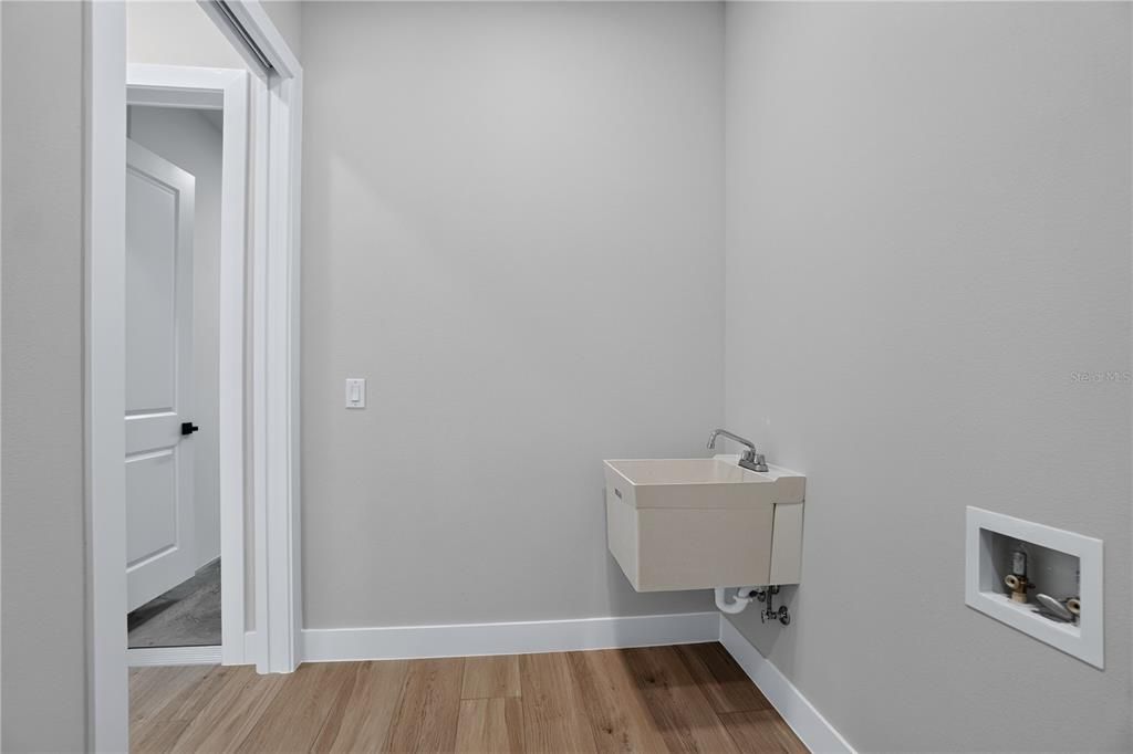 En Venta: $499,900 (4 camas, 2 baños, 1918 Pies cuadrados)